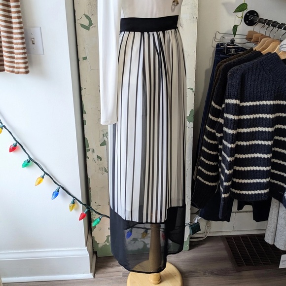 NWT Bodybag by Jude Azur Black and White Striped High-Waisted Maxi Skirt Size M - Picture 3 of 4
